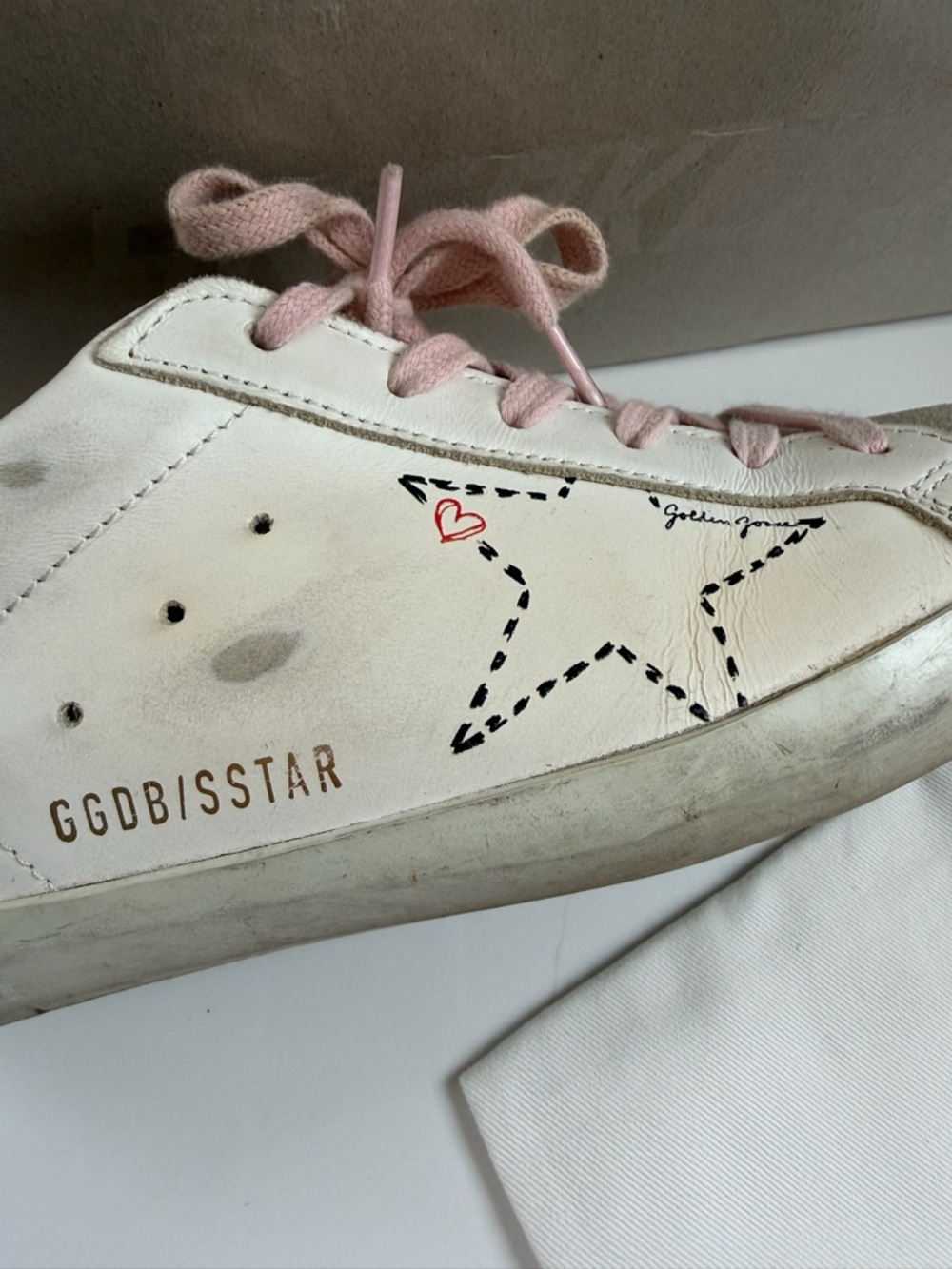 Golden Goose Leather Sneakers with Pink Laces - Picture 12 of 12